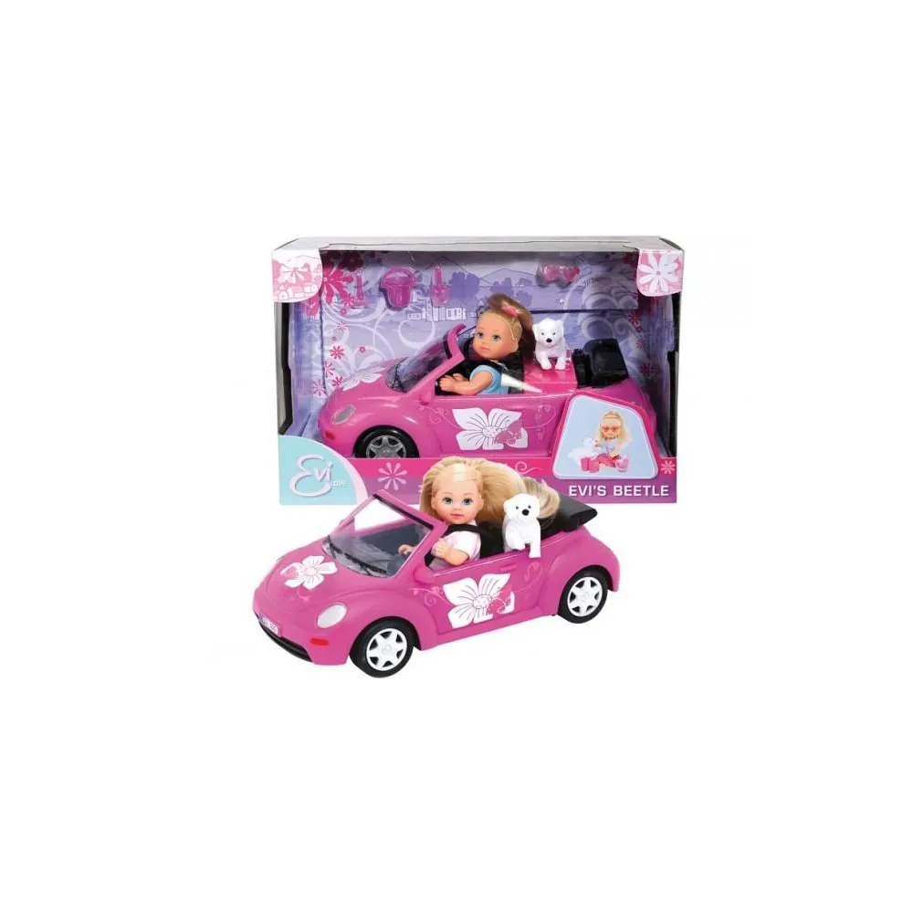 Lalka Evi z samochodem New Beetle, koszykiem i pieskiem na tle akcesoriów