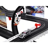 komplet torów i sterowników ustawiony do rozgrywki