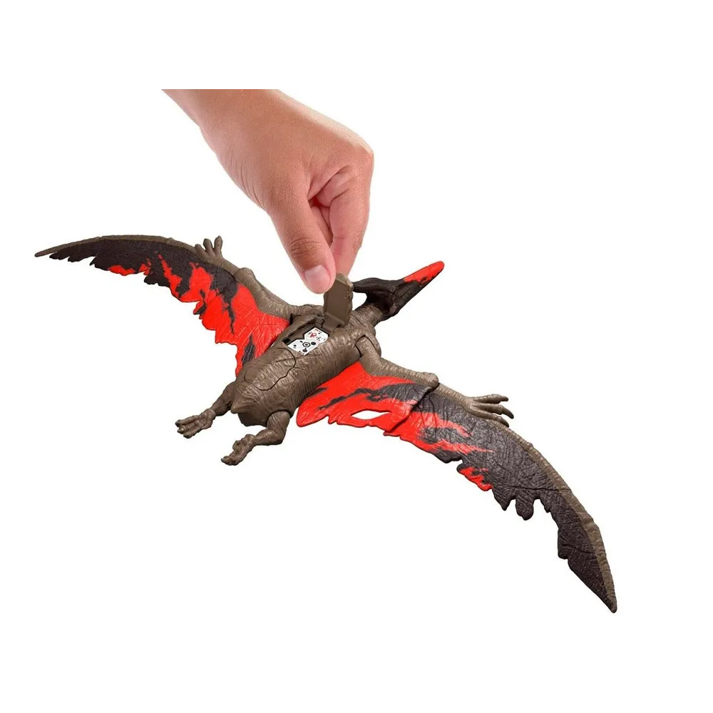 widok figurki z aktywowaną funkcją ruchu skrzydeł i paszczy