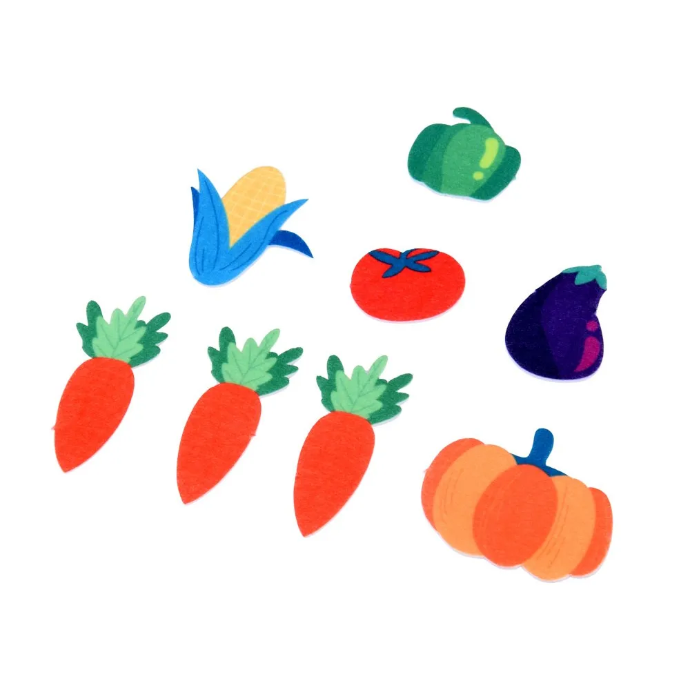 Strony książeczki z różnymi fakturami i kolorami do zabawy na farmie