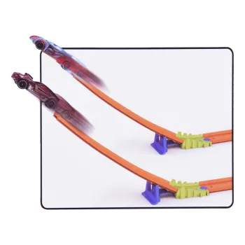 szczegółowe ujęcie plastikowego podwozia jednej z resorówek