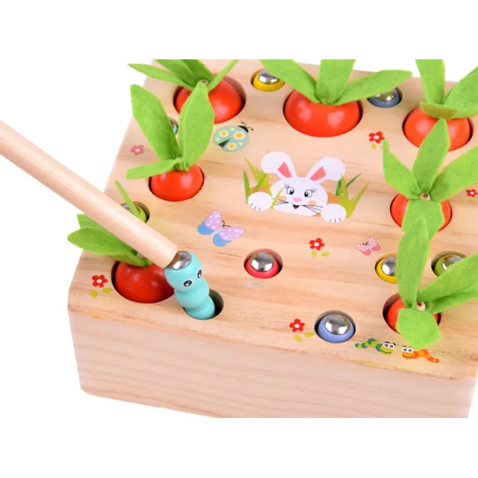 Łowienie robaczków magnesem podczas zabawy