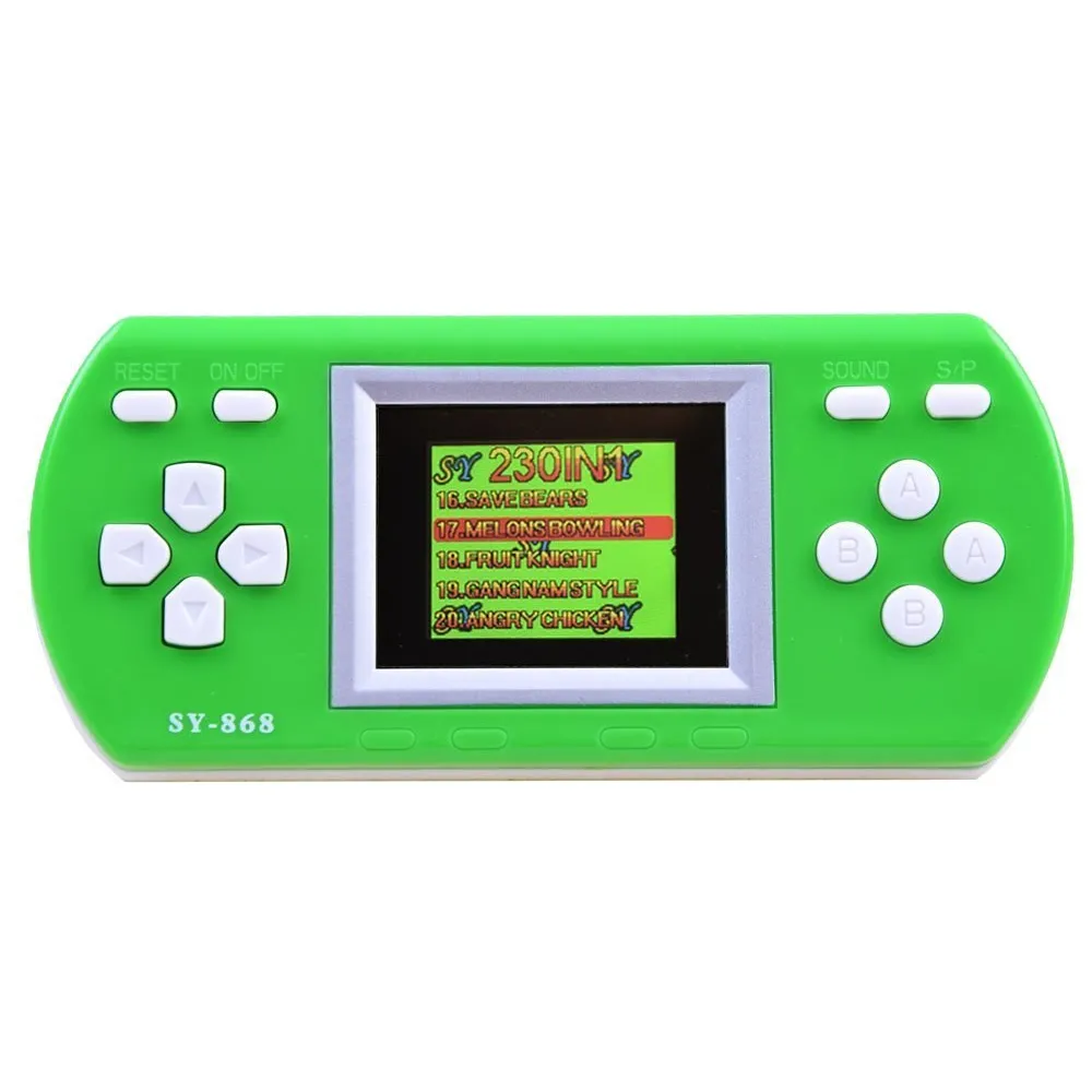 elektroniczna konsola na stole wśród akcesoriów