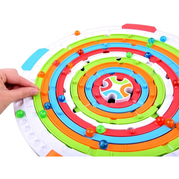 Pojemnik z kulkami w czterech kolorach przy grze OBROTOWA RULETKA