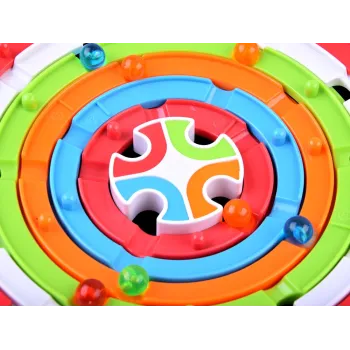 Zbliżenie na mechanizm obracania podstawy w grze ruletka