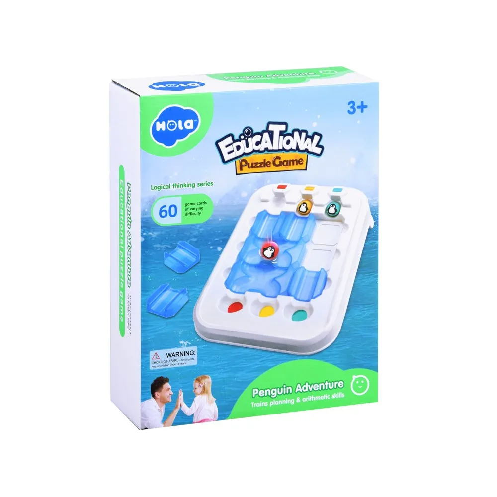 dziecko układa elementy labiryntu na planszy