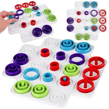 plansza gry logicznej trap pulapka na stole