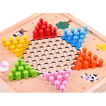 praktyczne pudełko służące także jako podstawka dla plansz