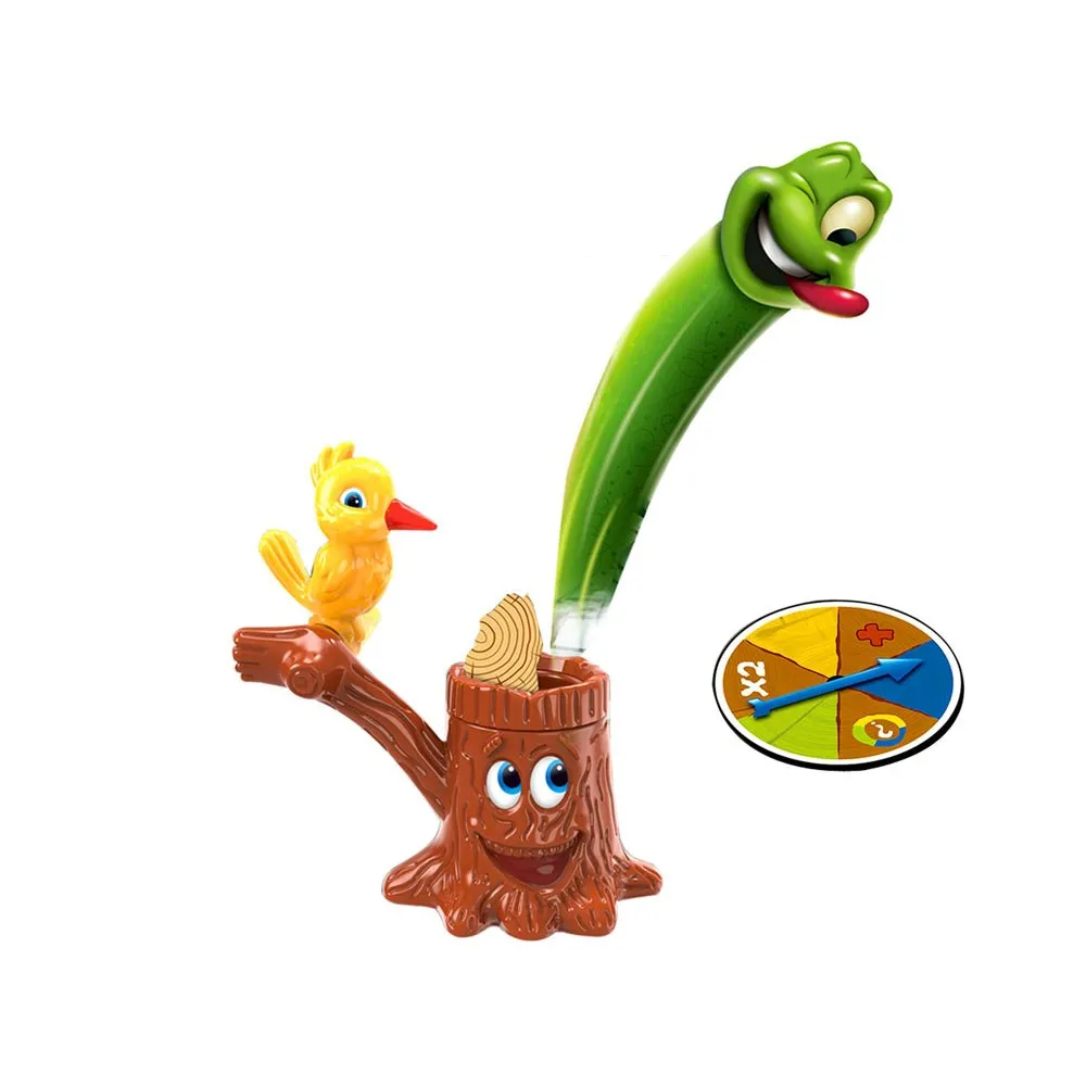 Sprężynowy robaczek wyciągnięty z wnętrza drzewa po wygranej