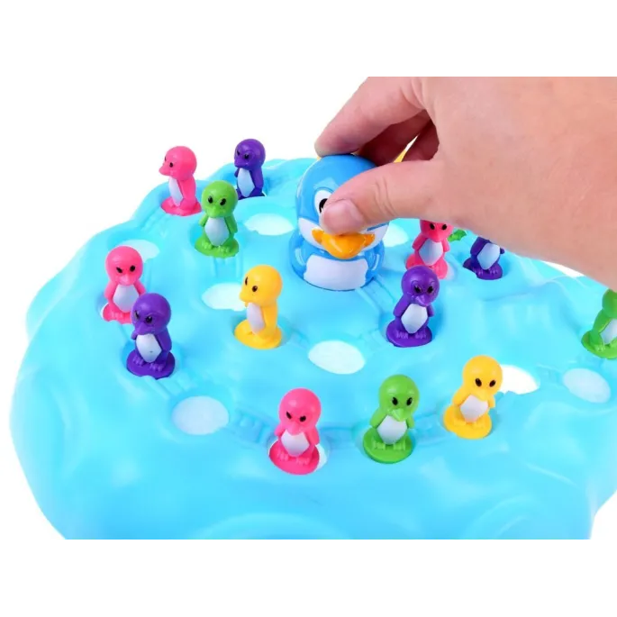 gra planszowa ustawiona na stole podczas rozrywki