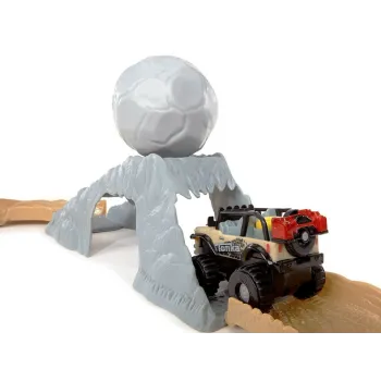 fragment toru z podjazdem i autem gotowym do startu