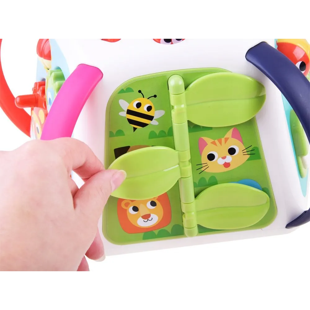 ścianka z pianinkiem krokodyla i klawiszami