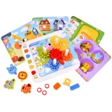 dziecko bawiące się panelem nauki emocji i liczb