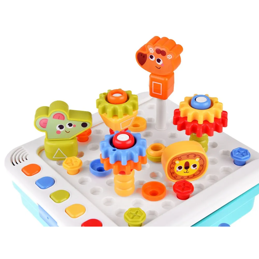 figury geometryczne z sympatycznymi zwierzątkami na karcie