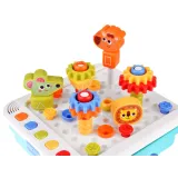 figury geometryczne z sympatycznymi zwierzątkami na karcie