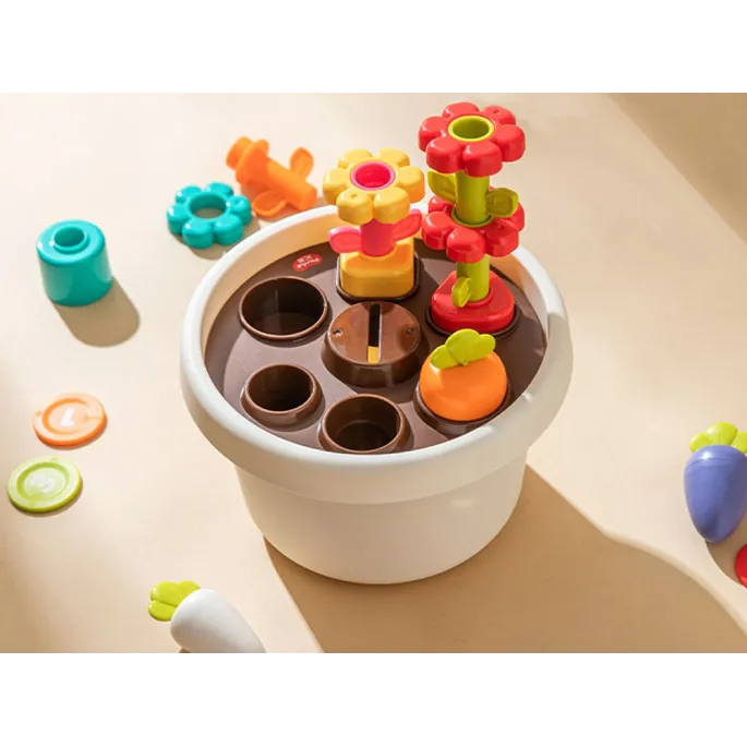 widok na akcesoria: kwiatki i łodyżki z zestawu hola