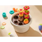 widok na akcesoria: kwiatki i łodyżki z zestawu hola