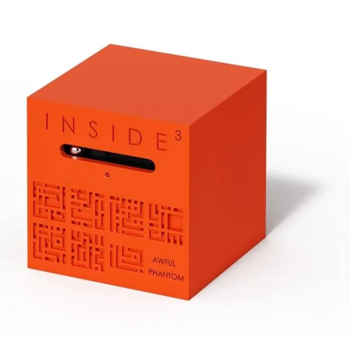 Zbliżenie na kostkę Inside 3 Awful Phantom IUVI Games z labiryntem ukrytym wewnątrz