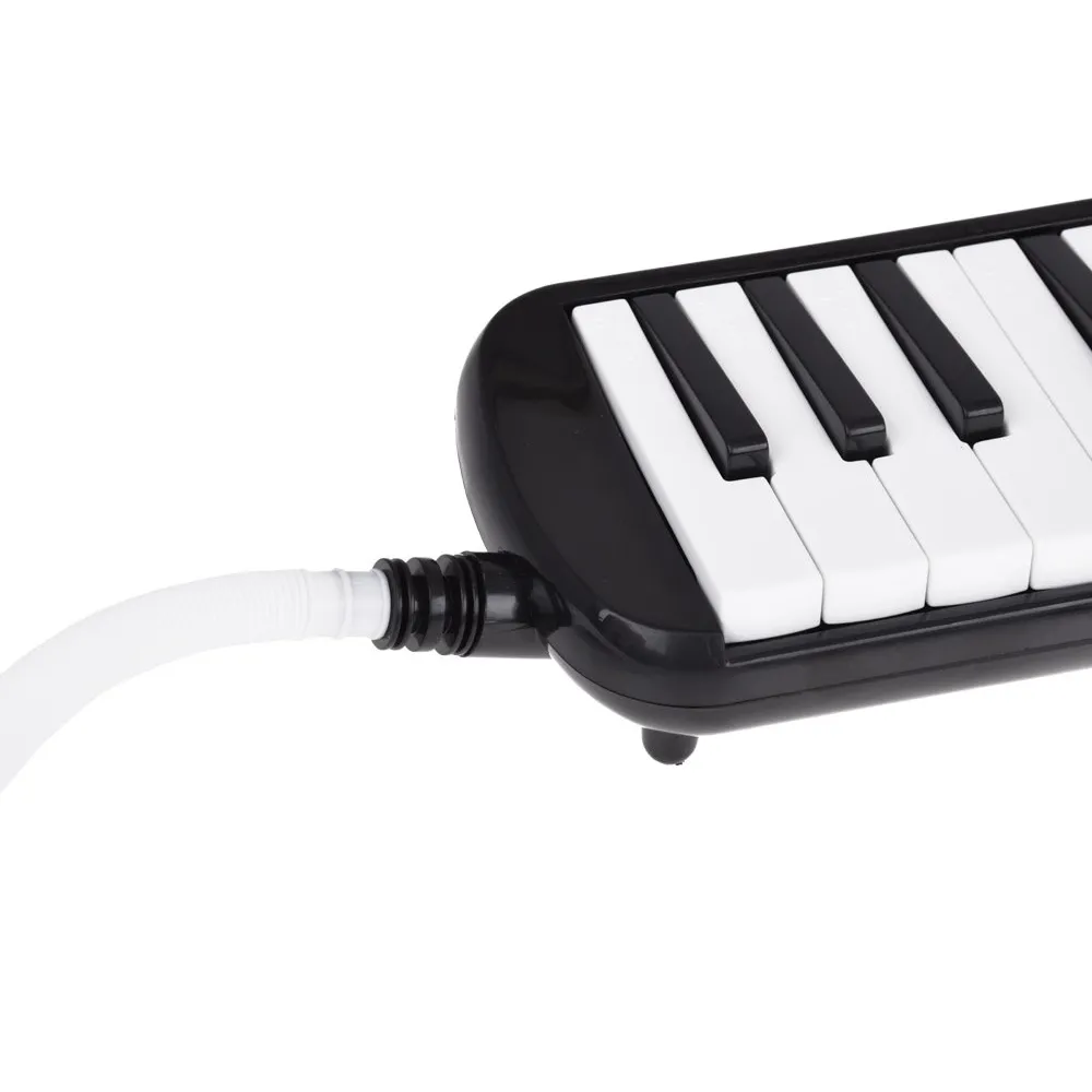 Zbliżenie na oznaczone klawisze melodyki