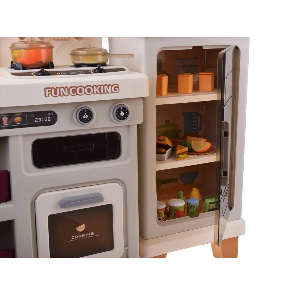 półki na akcesoria kuchenne oraz zegar z ruchomymi wskazówkami