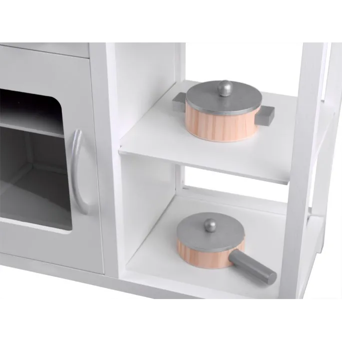 estetyczne detale białej kuchni drewnianej dla dzieci