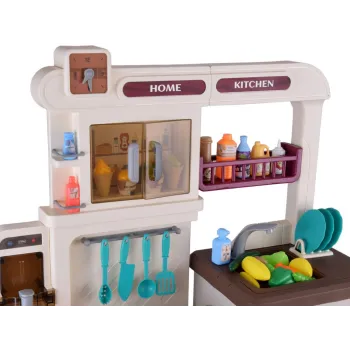 półki i szafki kuchenne z zestawem warzyw i owoców