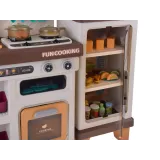 dopasowane akcesoria: garnki, patelnia i czajnik na kuchence