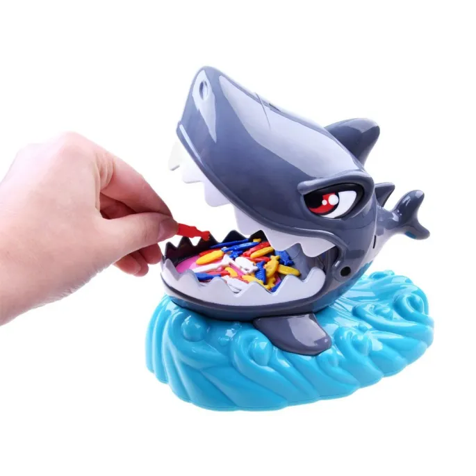 opakowanie gry szalony rekin w widoku z przodu