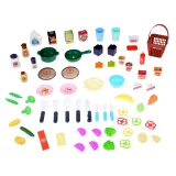 lodówka oraz otwierana szafka w kuchni dziecięcej