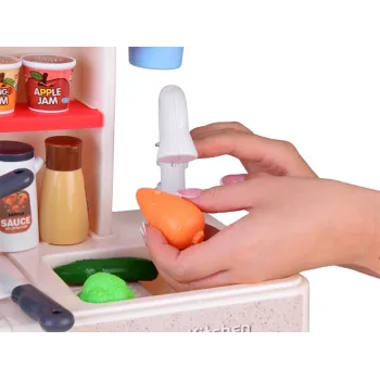 zbliżenie na warzywa i dodatki spożywcze w zestawie kuchennym