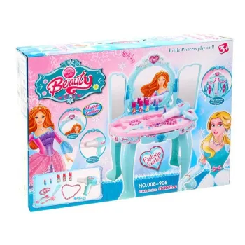 toaletka dla księżniczki ustawiona w dziecięcym pokoju