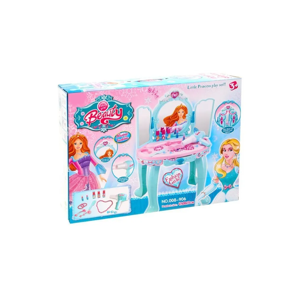 toaletka dla księżniczki ustawiona w dziecięcym pokoju