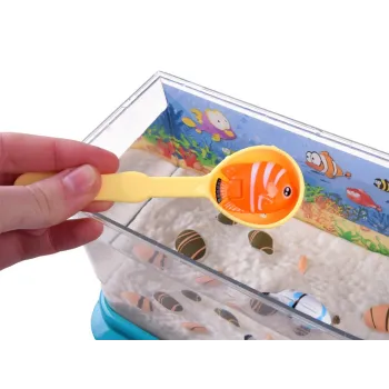 Zbliżenie na strumienie bąbelków w podświetlanym akwarium