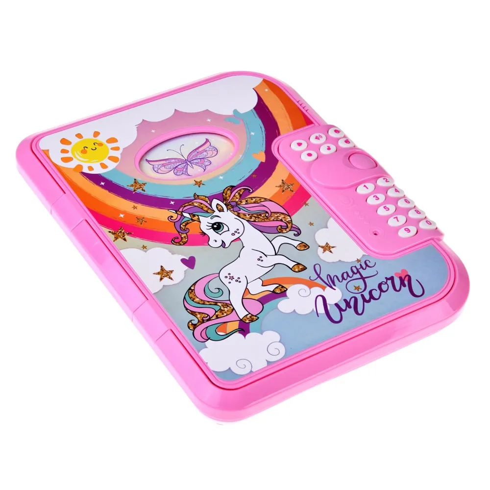 Widok zestawu z pamiętnikiem, pisakiem i przezroczystą ramką