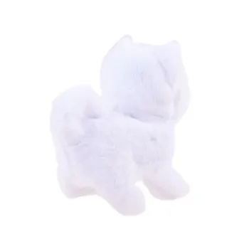 widok opakowania prezentowego z maskotką kotka w środku