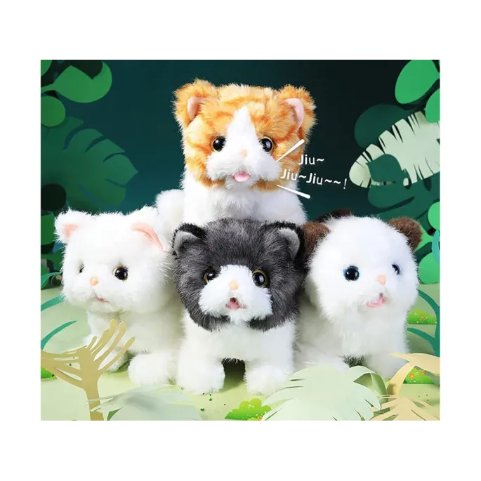 kotek psotek pokazujący realistyczny ruch głowy