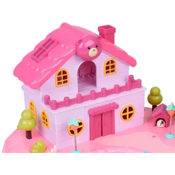 widok łazienki i kuchni na piętrze domku