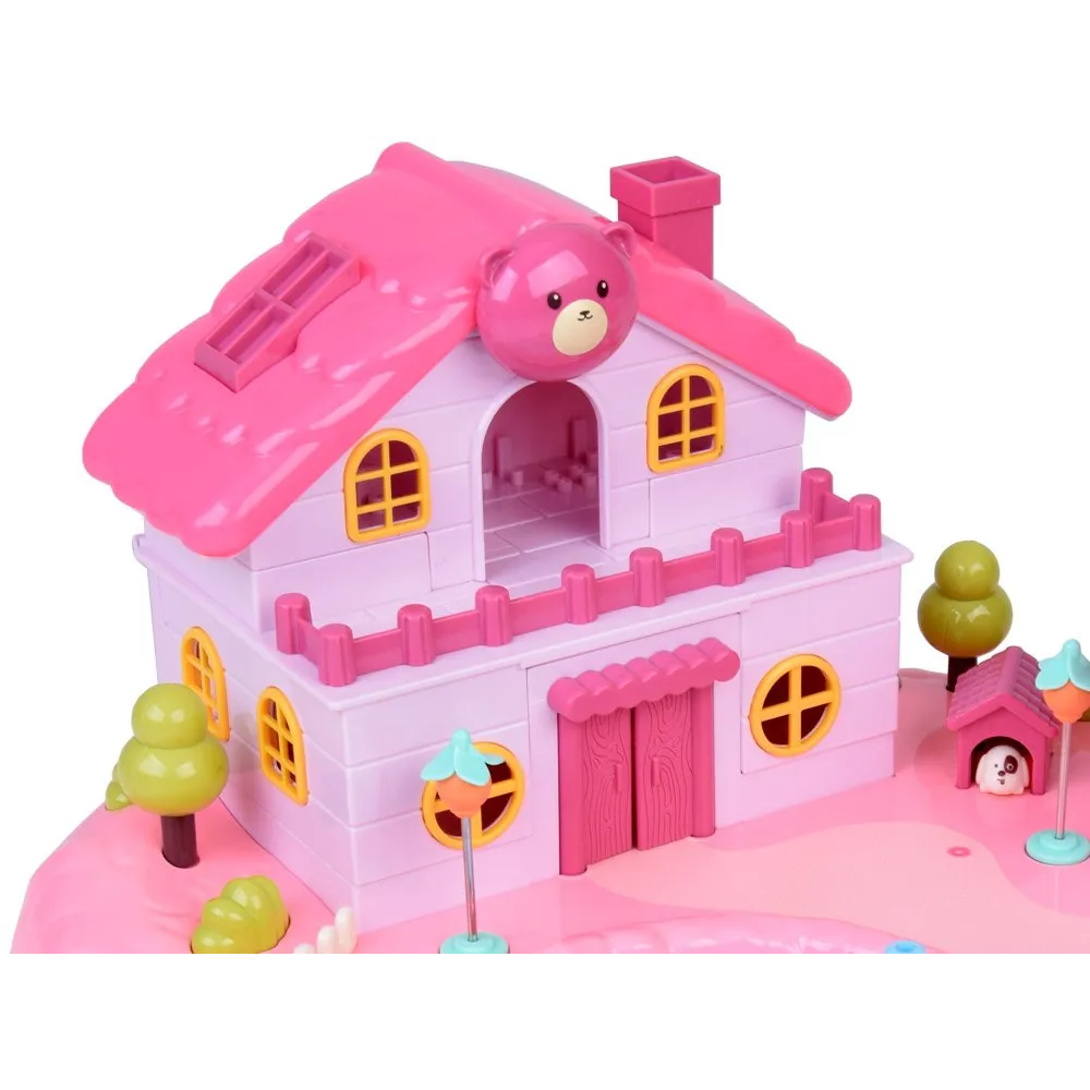 widok łazienki i kuchni na piętrze domku