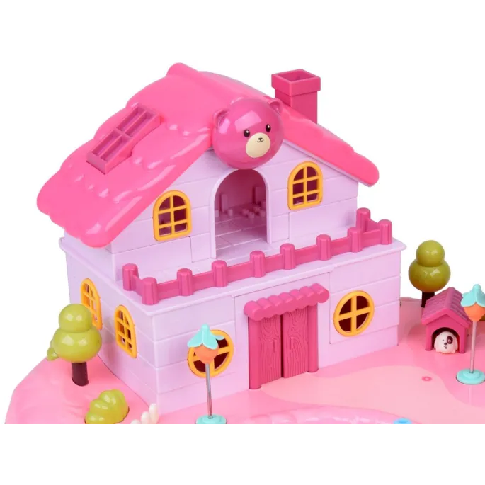 widok łazienki i kuchni na piętrze domku