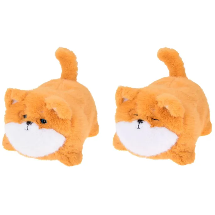 dziecko bawiące się pieskiem Pulpet podczas kreatywnej zabawy