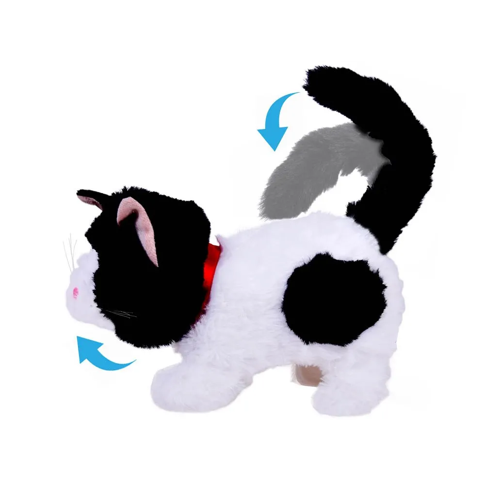 chodzący kotek pluszowy z uniesionym ogonem w trakcie zabawy