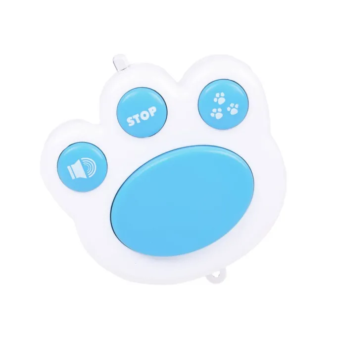 piesek charlie wydający dźwięki szczekania i sapania