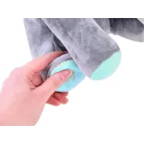 Słonik w pozycji do przytulania, widoczny cały produkt