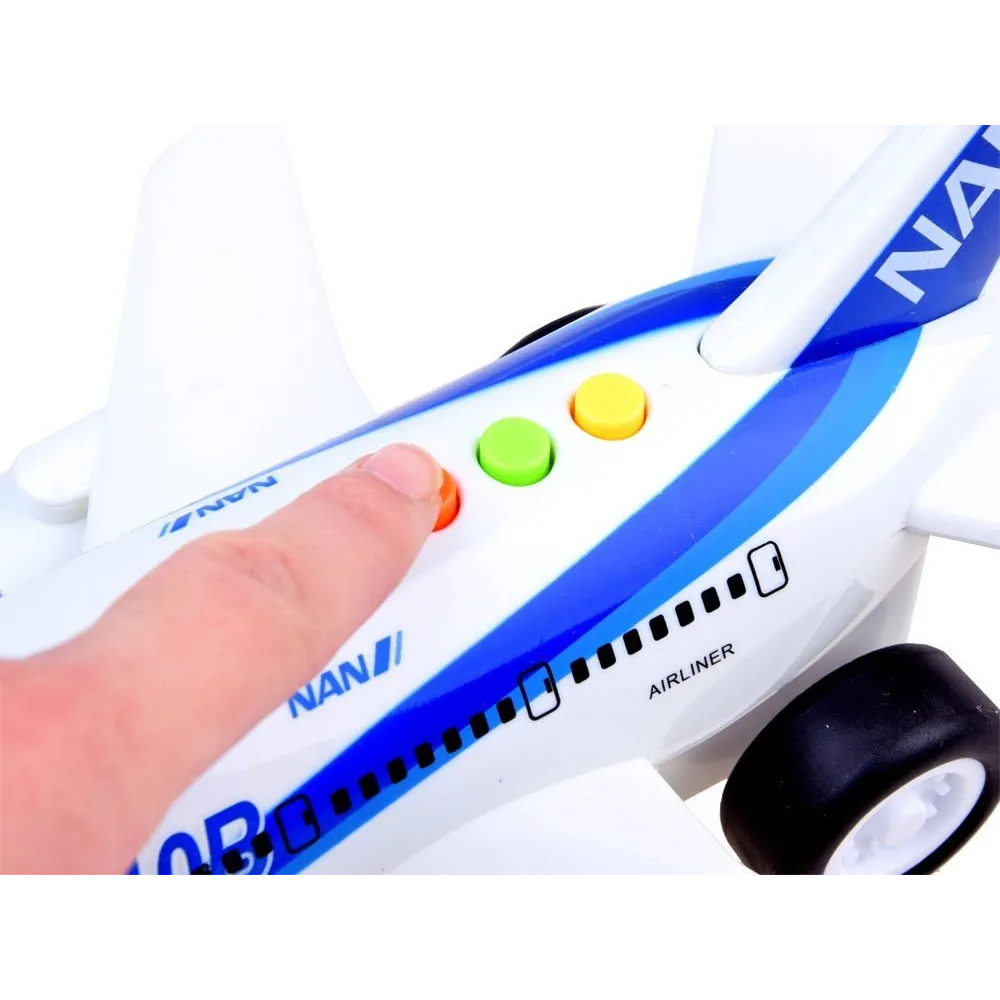 Samolot zabawka podczas ruchu na gładkiej powierzchni