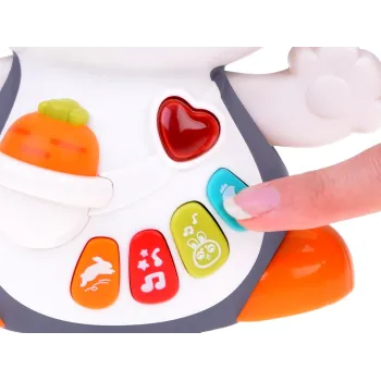 widok na przycisk marchewkę i efekt dźwiękowy zabawki