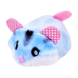 chomik jako kelner przy stoliku w lodziarni