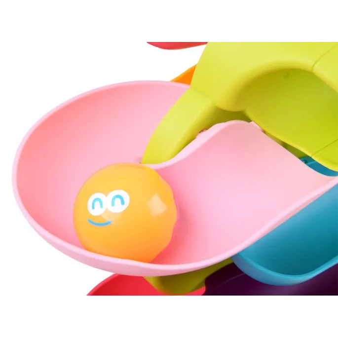 tor widziany z boku z ruchomymi elementami misia