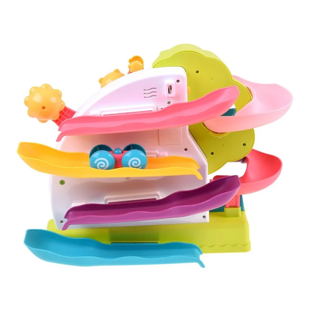 zestaw: tor, kulki i autko w gotowości do zabawy