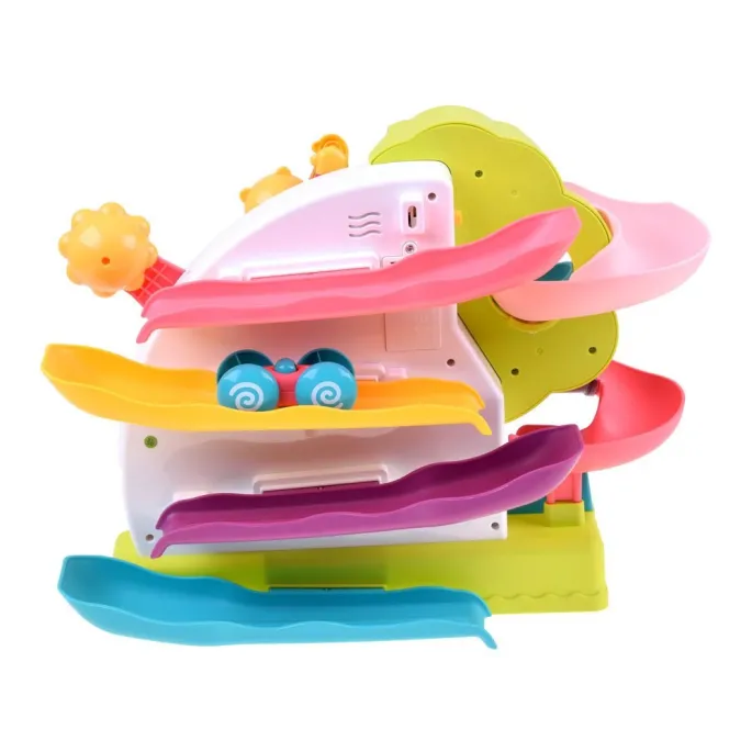 zestaw: tor, kulki i autko w gotowości do zabawy