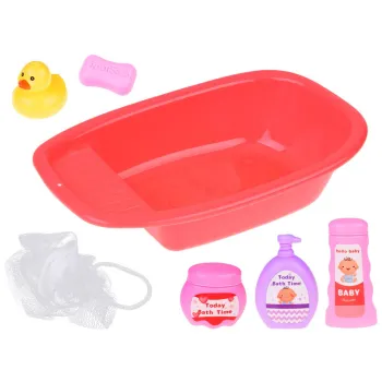 nocnik oraz kosmetyki kąpielowe jako wyposażenie zestawu z lalką